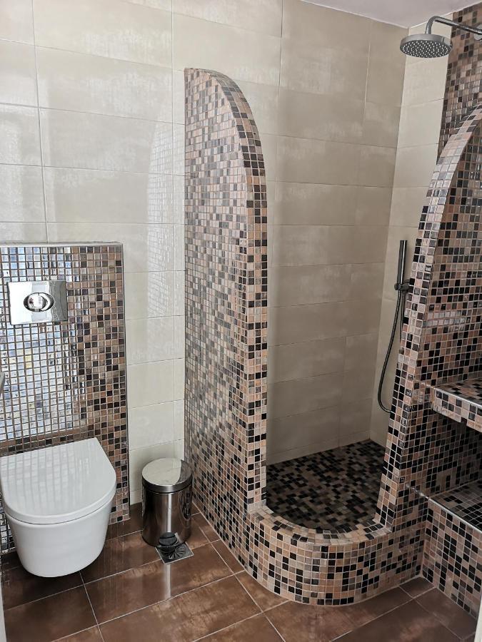 Agapi 3* Karterados (Santorini)