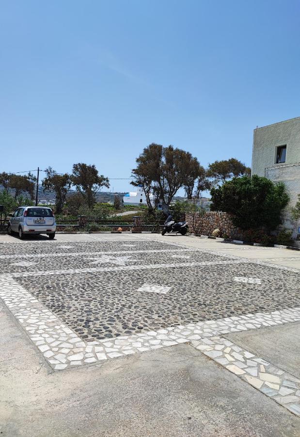 Agapi 3* Karterados (Santorini)