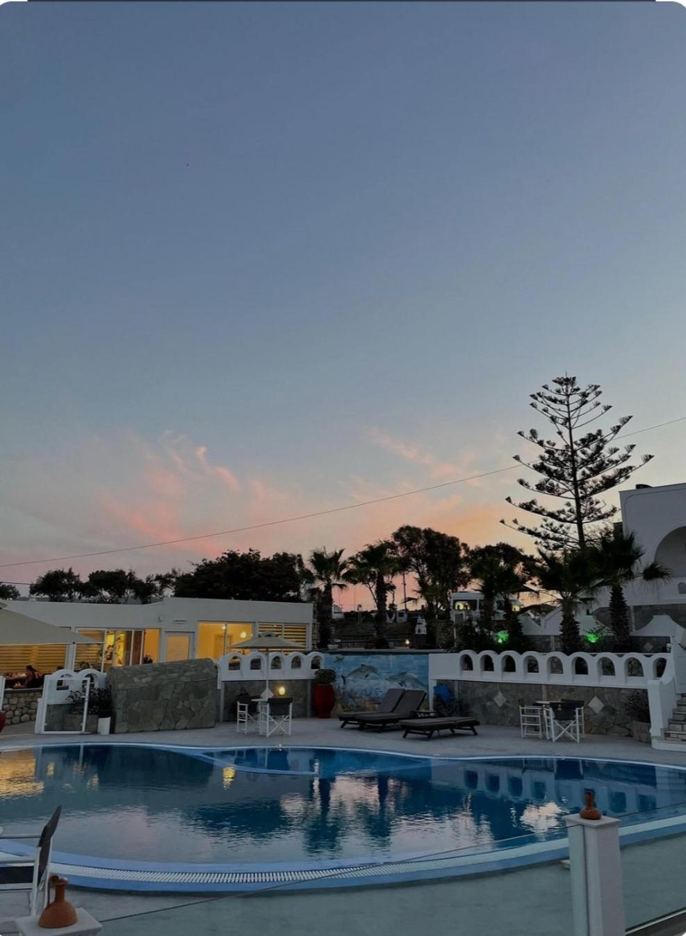 Agapi 3* Karterados (Santorini)