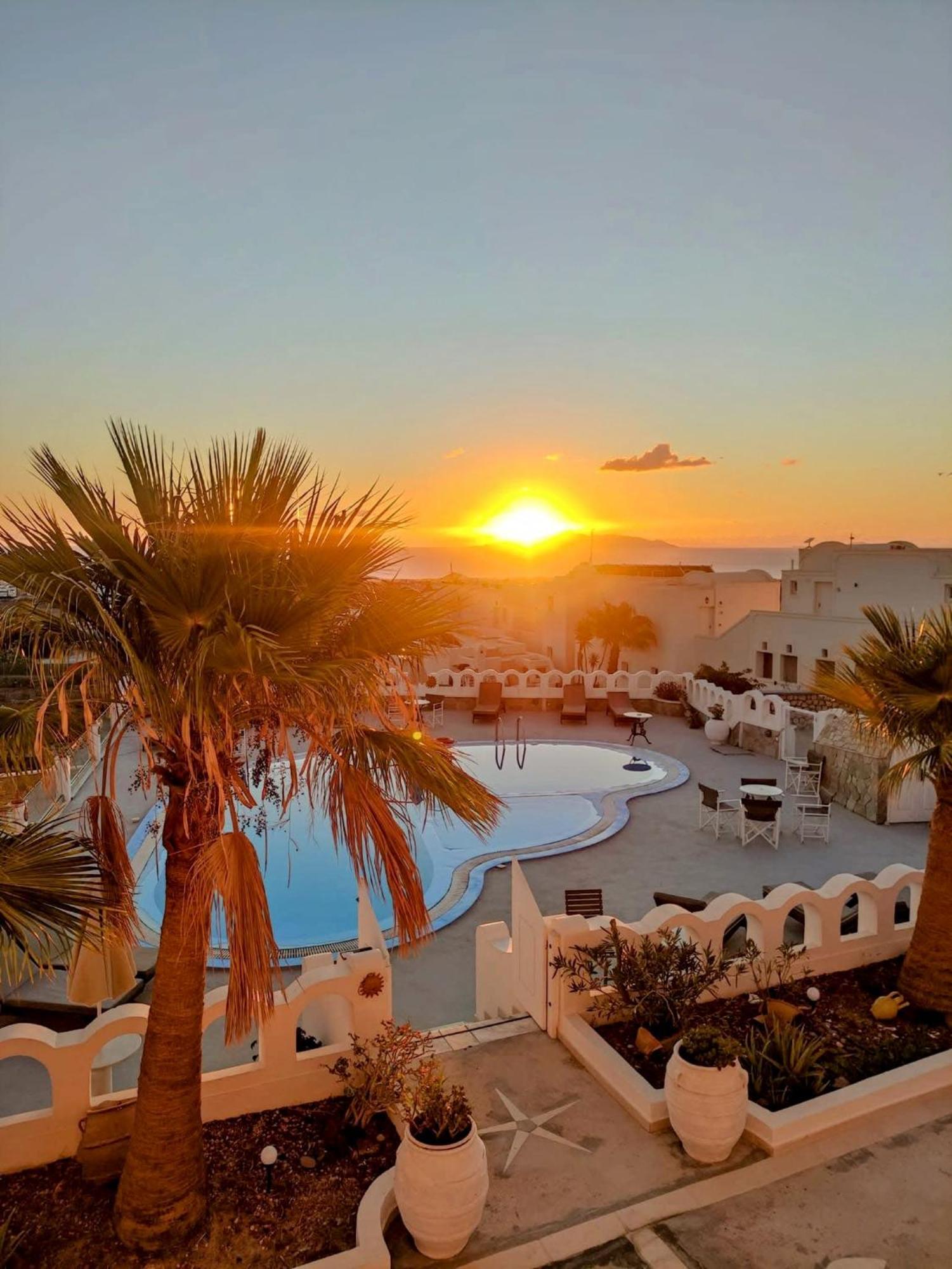 Agapi Hotel 3*