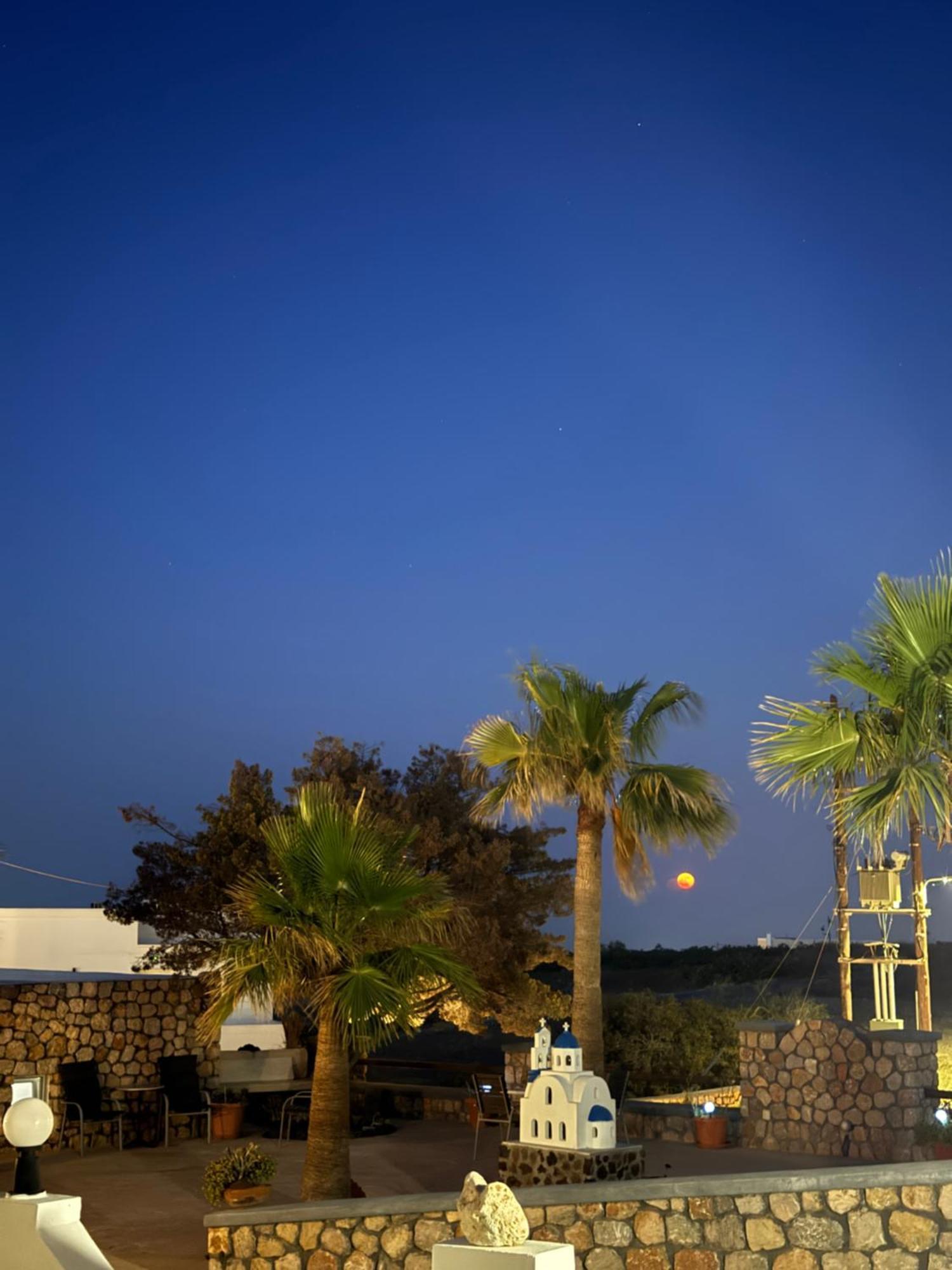 Agapi 3* Karterados (Santorini)